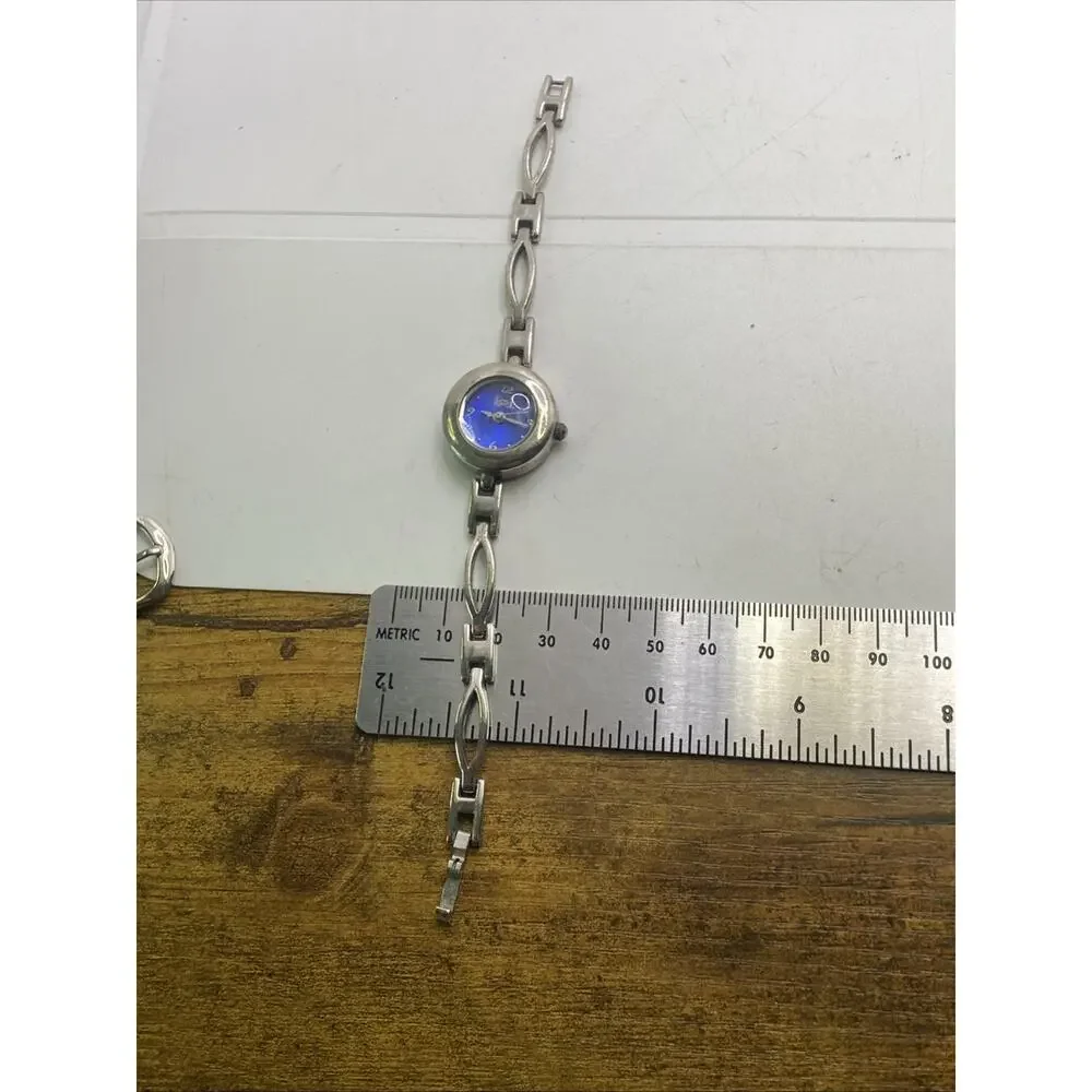 Womens Vintage Silver Tone Watch Works New Battery
